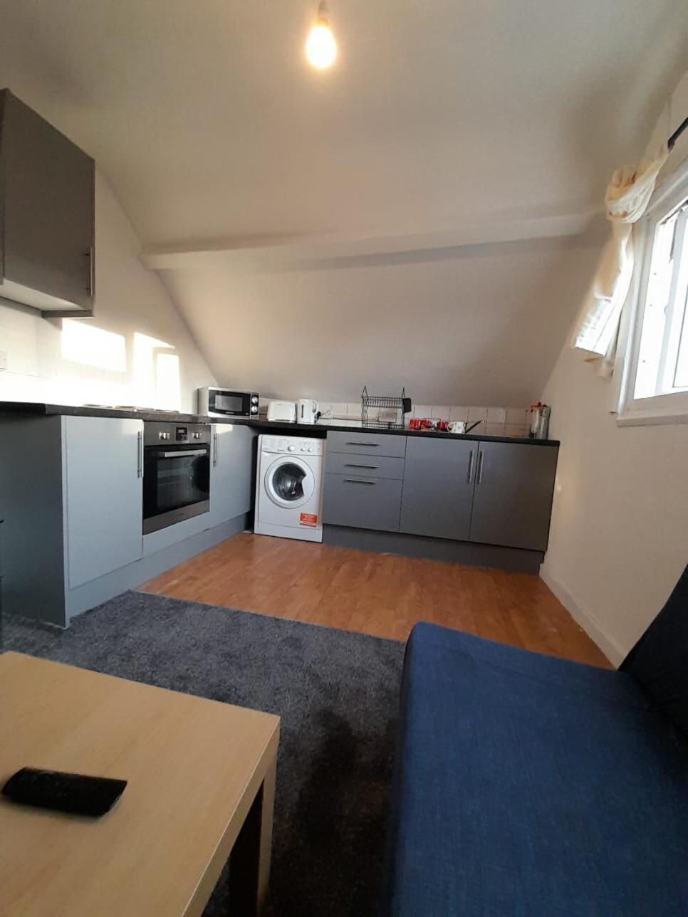 Entire Victoria Park Cardiff Apartment With Free Street Parking Bus 17 And 18 Direct To Cardiff City Centre, Fast Free Wi-Fi Kültér fotó