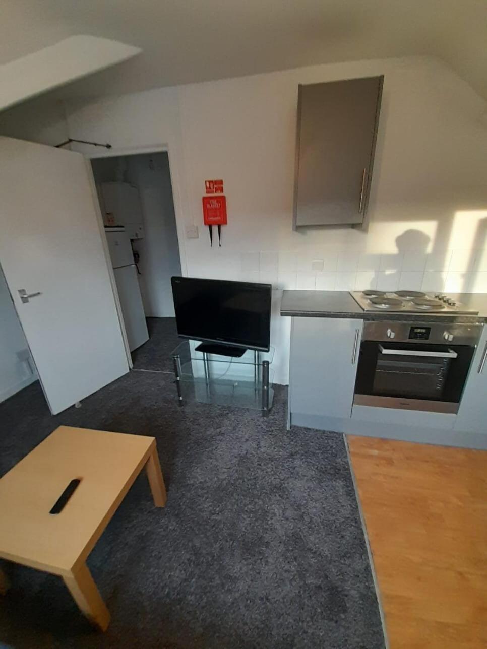 Entire Victoria Park Cardiff Apartment With Free Street Parking Bus 17 And 18 Direct To Cardiff City Centre, Fast Free Wi-Fi Kültér fotó
